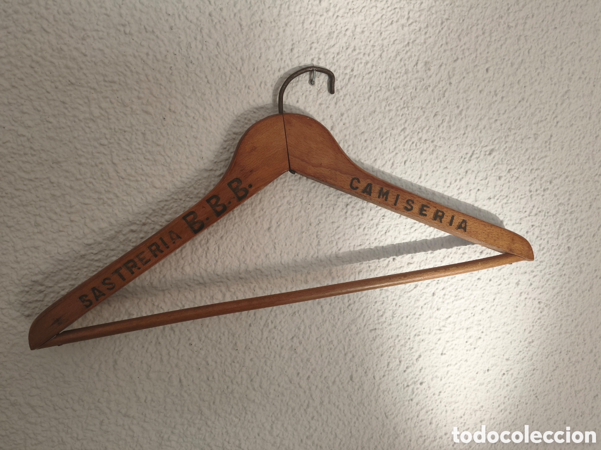 Antig&uuml;edades: PERCHA MADERA SASTRER&Iacute;A CAMISERIA BBB LA CORU&Ntilde;A
