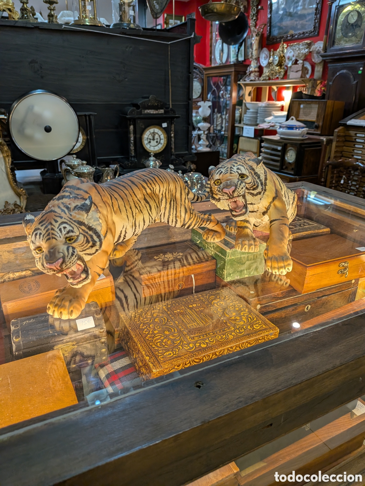 Antig&uuml;edades: Espectacular pareja de tigres en lucha. Porcelana C. Martinu. REF-2092