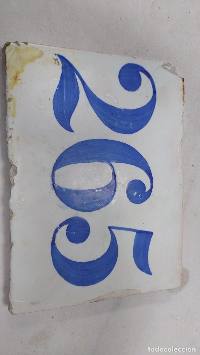 Antig&uuml;edades: Antiguo azulejo de manises n&uacute;mero 265