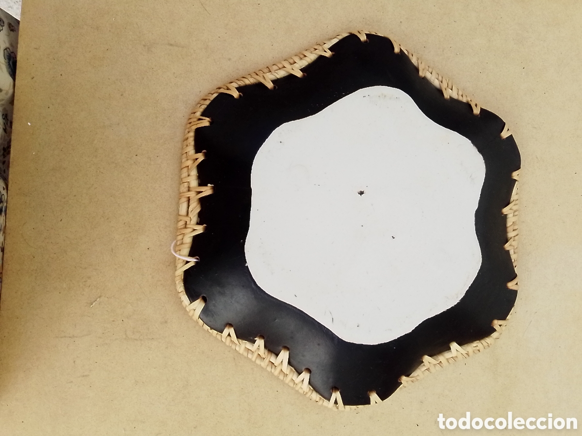 Antig&uuml;edades: Plato de cer&aacute;mica exagonal rematado con juncos - Foto 4