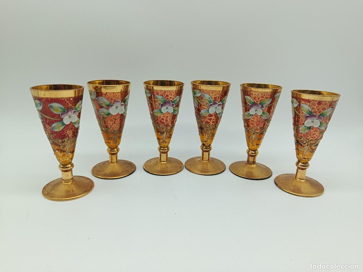 Antig&uuml;edades: JUEGO 6 COPAS CRISTAL DE BOHEMIA CON REVESTIMIENTO DORADO Y MOTIVOS FLORALES A MANO. MYJ.