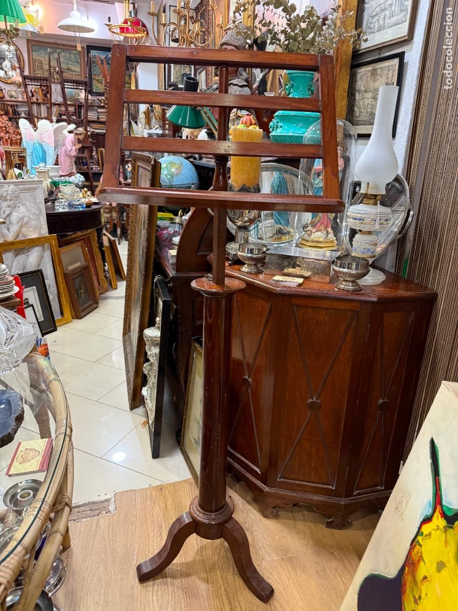 Antig&uuml;edades: ANTIGUO ATRIL DE MADERA PARA IGLESIA - RELIGIOSO