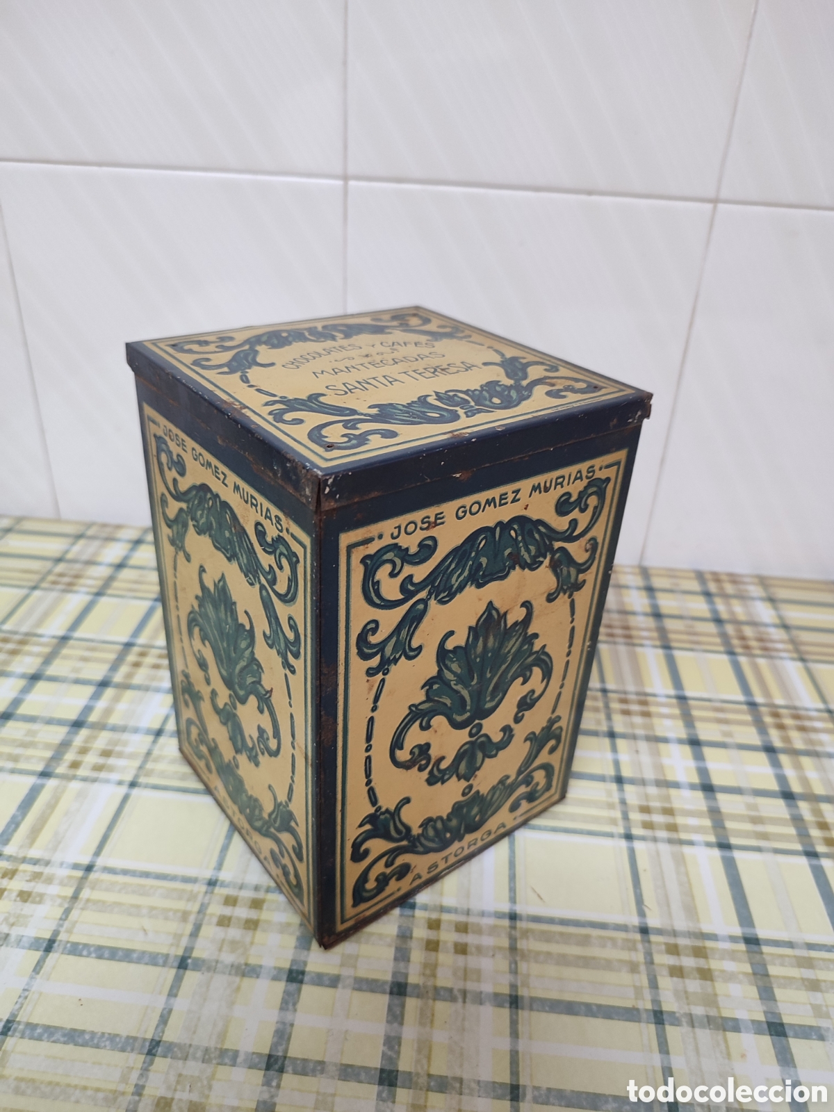 Antig&uuml;edades: Rara caja lata Astorga Jos&eacute; G&oacute;mez santa teresa chocolates y cafe