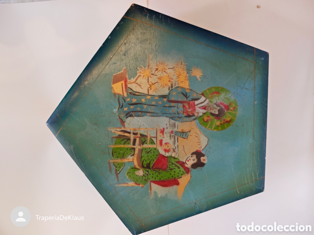 Antig&uuml;edades: caja vintage de madera pintada con motivos orientales - car245