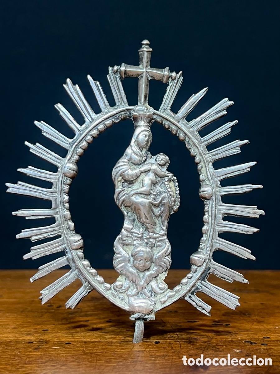 Antig&uuml;edades: Virgen del Rosario. Plata. S.XVII