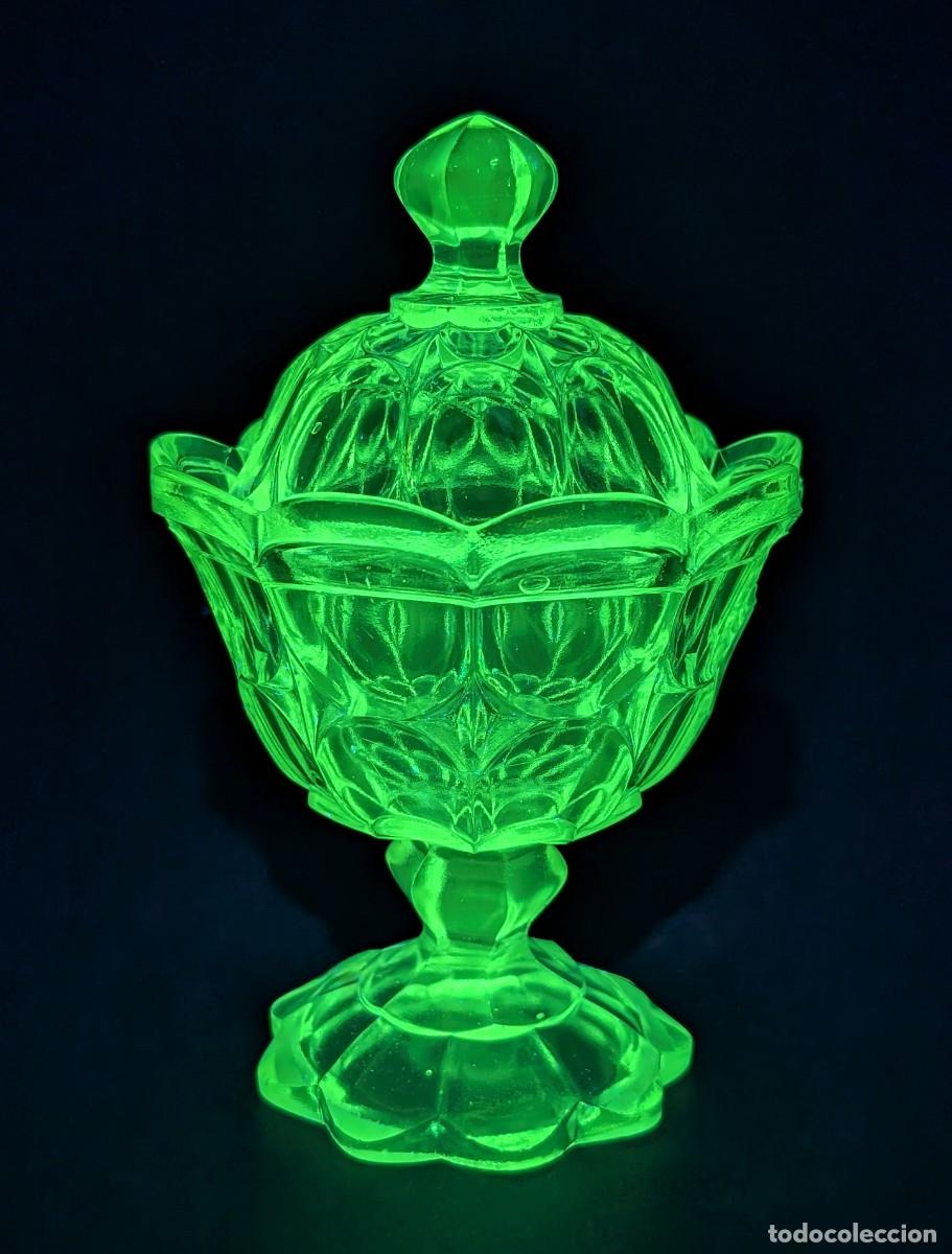 Antig&uuml;edades: Vintage Candy Dish ( Bull's eye/Colonial 1900-1920 ) UV Reactive