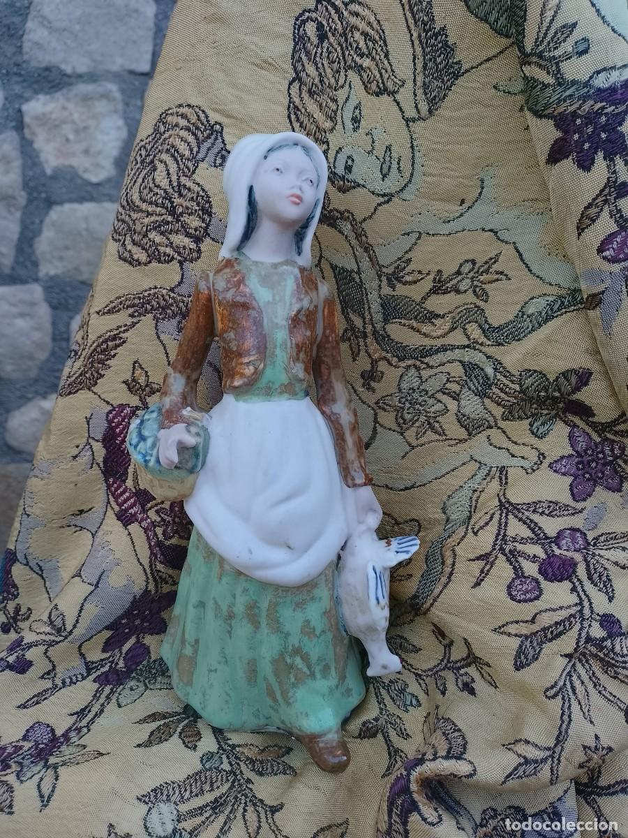 Antig&uuml;edades: Figura porcelana antigua sello Ingl&eacute;s (Valencia)