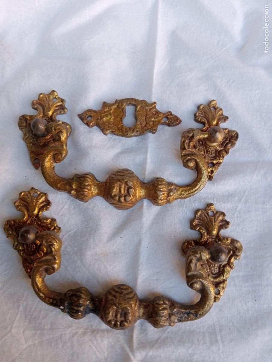Antig&uuml;edades: PAR TIRADORES BRONCE ANTIGUOS SINFONIER, CAJONERA,MESITAS, APARADOR, VINTAGE