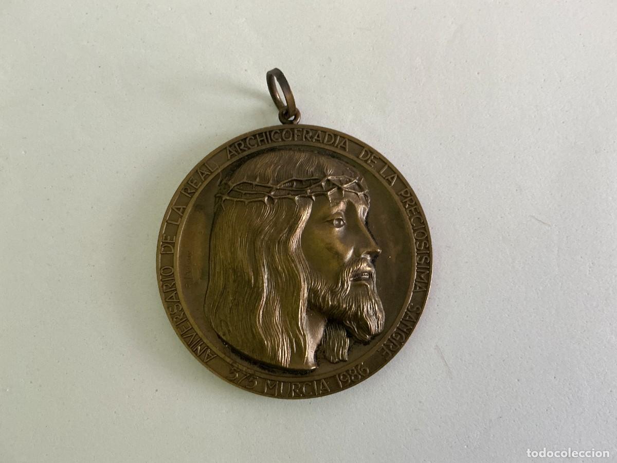 Antig&uuml;edades: Medalla bronce Gonz&aacute;lez Moreno 575 Aniv. Archicofrad&iacute;a de la Sangre Murcia 1986