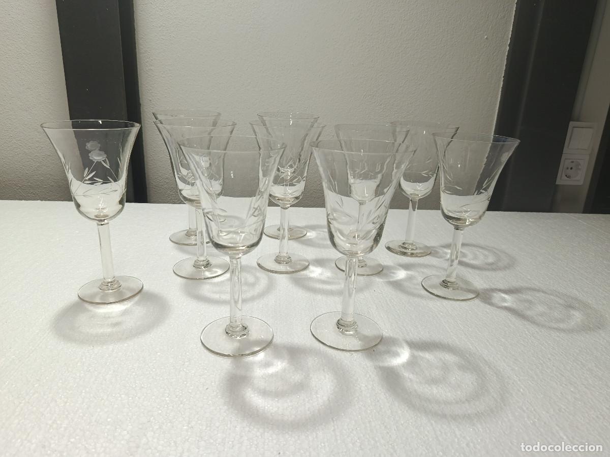 Antig&uuml;edades: LOTE 10 COPAS DE CRISTAL TALLADAS A MANO CON DIBUJOS FLORALES. PARA AGUA. 19CM ALTURA. MYJ.