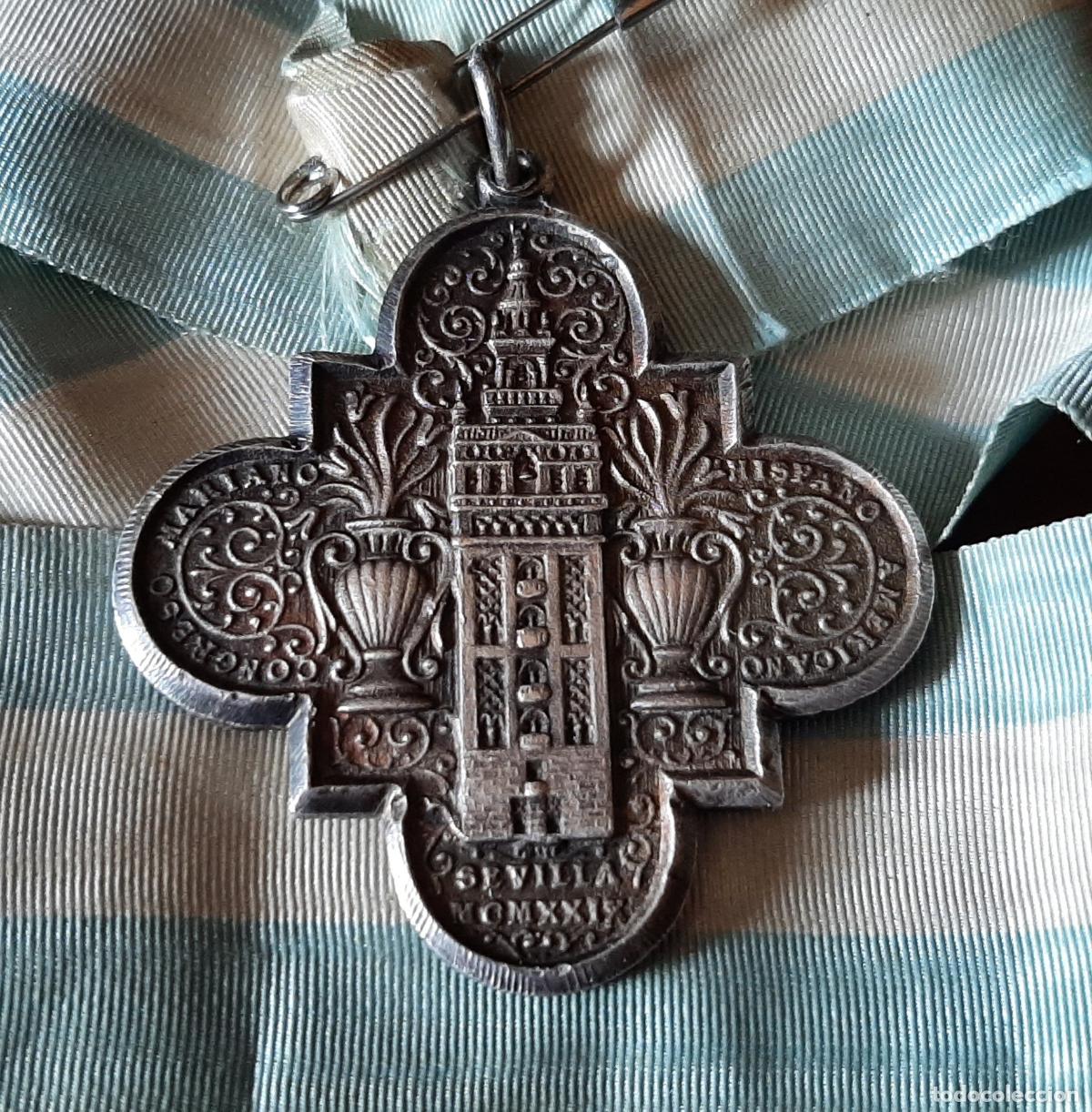 Antig&uuml;edades: ANTIGUA MEDALLA CON CINTA DEL CONGRESO MARIANO HISPANO AMERICANO - SEVILLA 1929 - MCXXIX