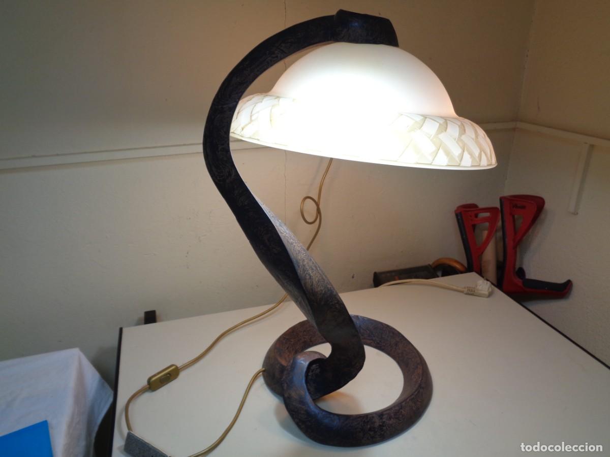 Antig&uuml;edades: Gran lampara de mesa de dise&ntilde;o forma serpiente a&ntilde;os 70