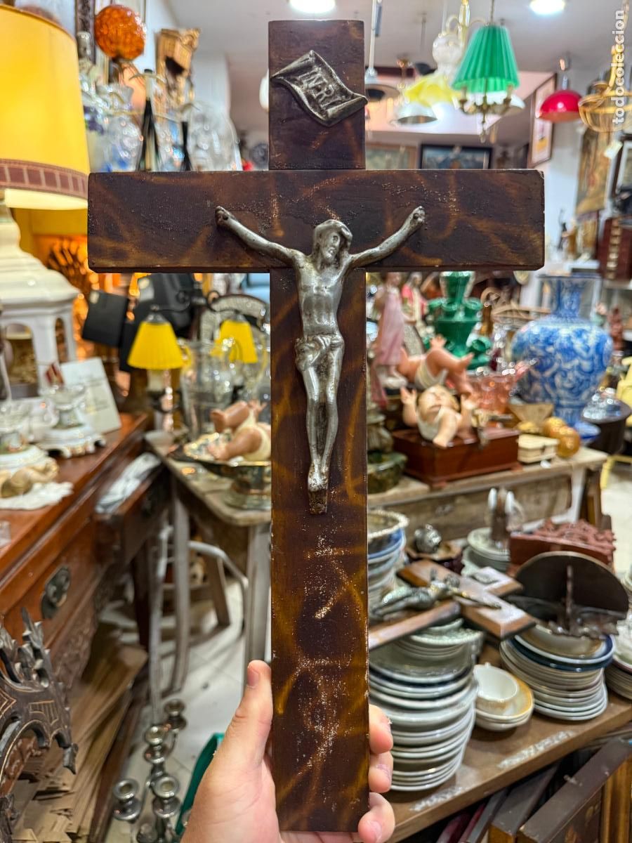 Antiquit&eacute;s: CRISTO CRUCIFICADO DE METAL CON CRUZ DE MADERA - MEDIDA CRUZ 43X24 CM - RELIGIOSO