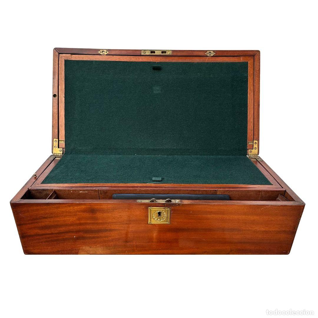 Antig&uuml;edades: Escritorio de viaje o de barco, madera de caoba, f. s. XIX &ndash; Inglaterra