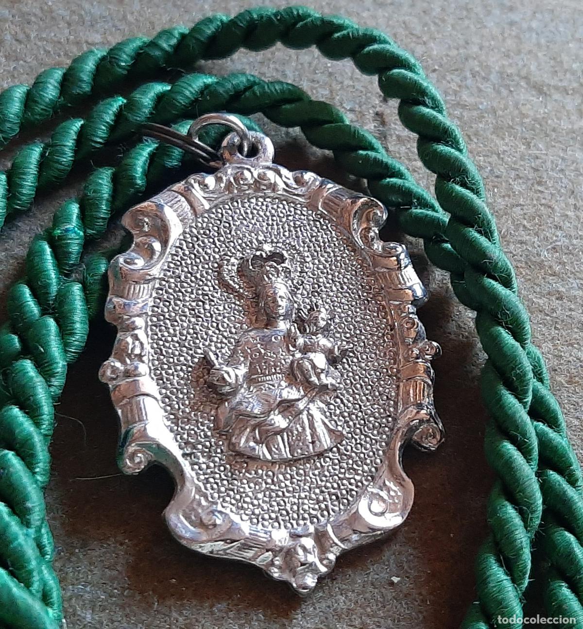 Antig&uuml;edades: MEDALLA CON CORDON DE NTRA SRA DE LAS VIRTUDES - FUENTE DE PIEDRA - MALAGA