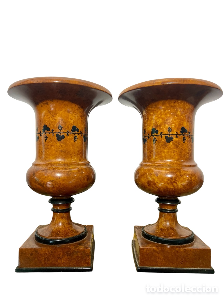 Antig&uuml;edades: PAREJA DE COPONES DECORATIVOS DE MADERA &ndash; F&Aacute;BRICA ACANTO &ndash; 30 CM