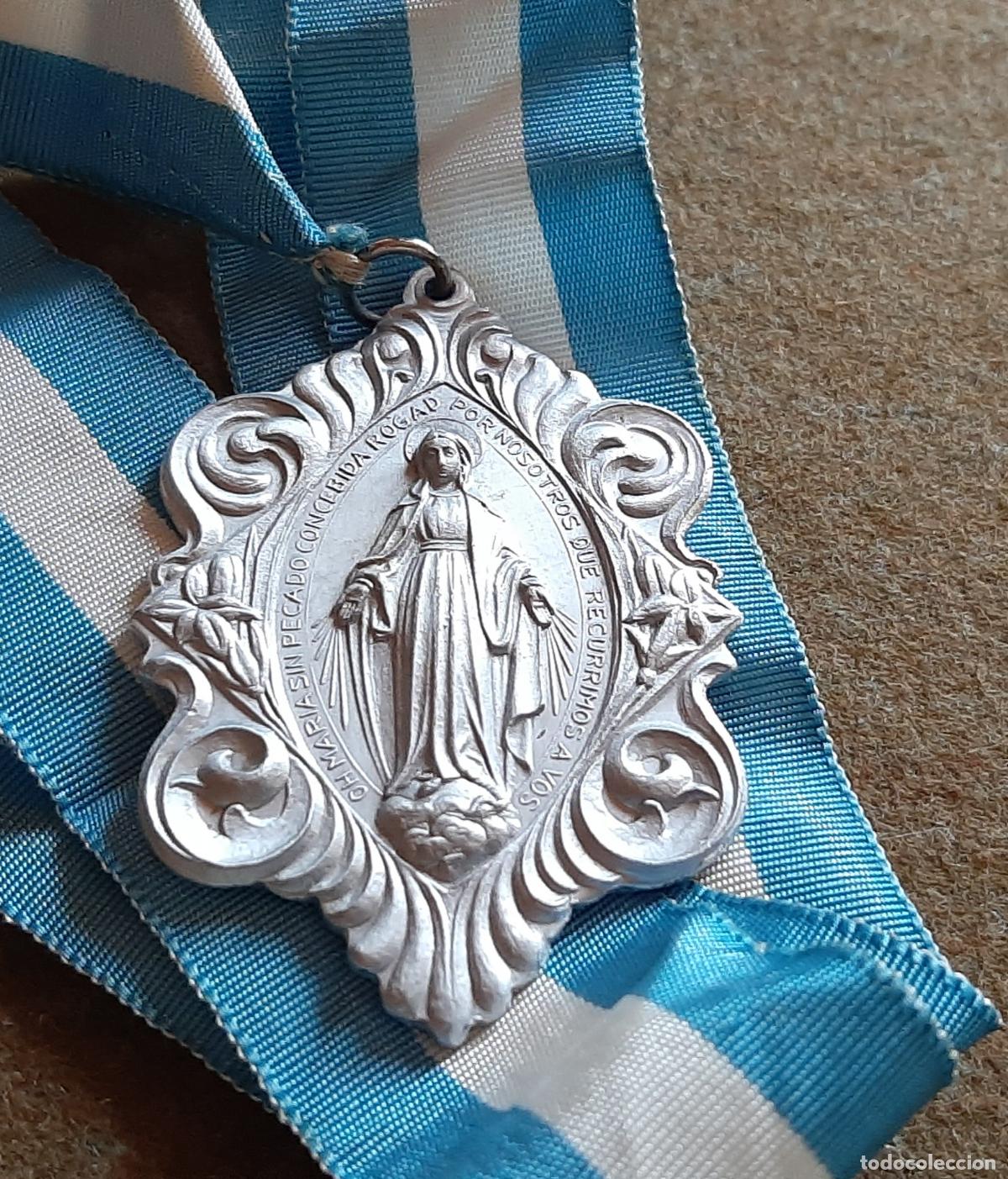 Antig&uuml;edades: MEDALLA CON CINTA DE LA INMACULADA CONCEPCION