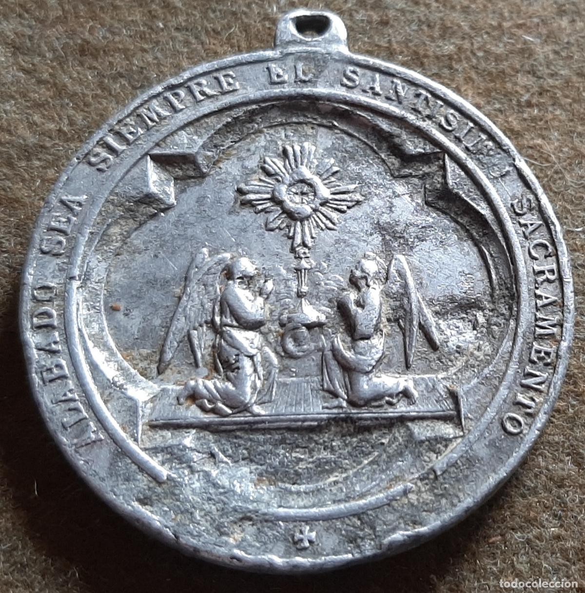 Antig&uuml;edades: MEDALLA ALABADO SEA EL SANTISIMO SACRAMENTO - REV. VIRGEN DEL CARMEN