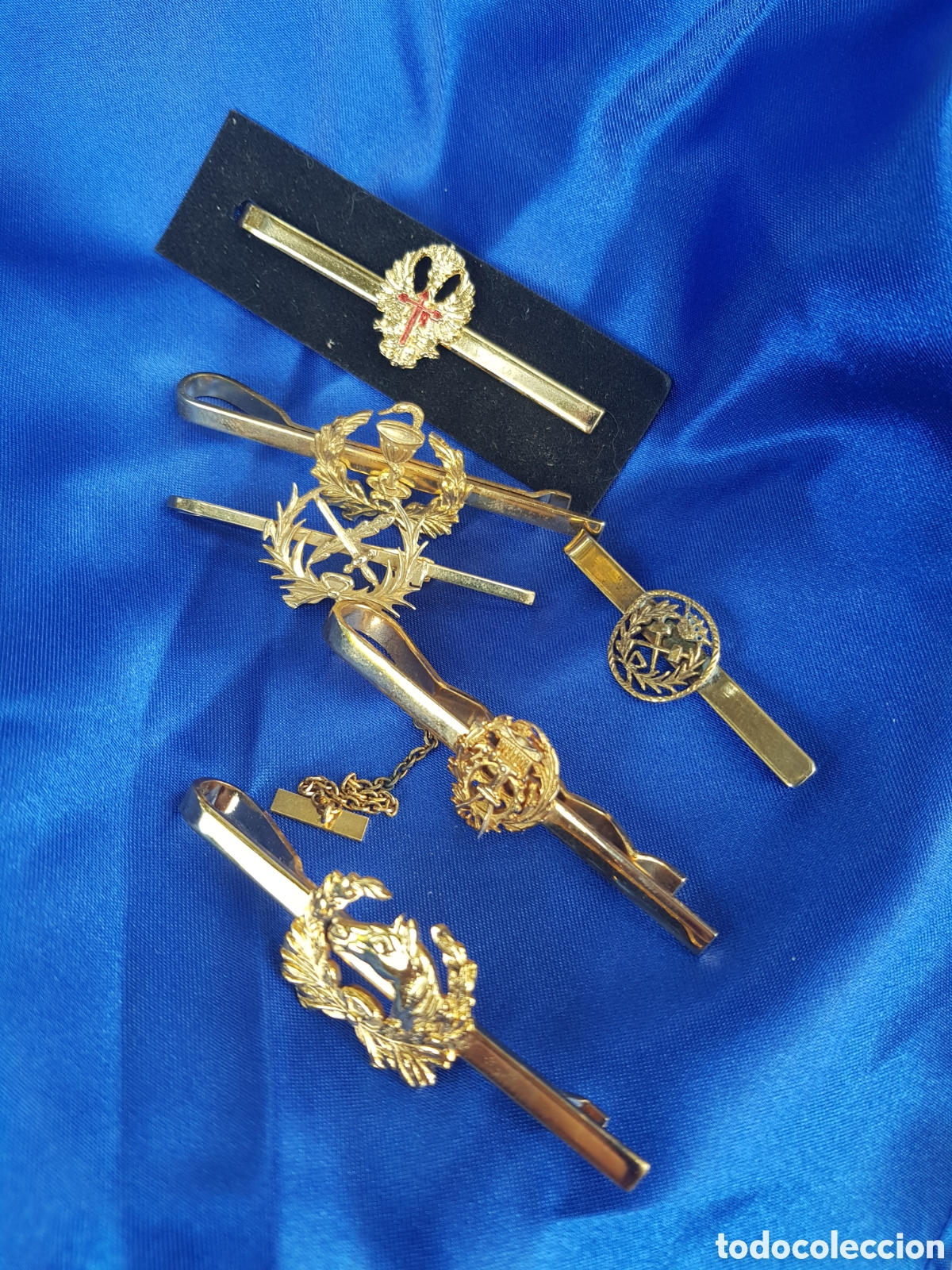 Antig&uuml;edades: LOTE DE 6 ALFILERES DE CORBATA MILITARES