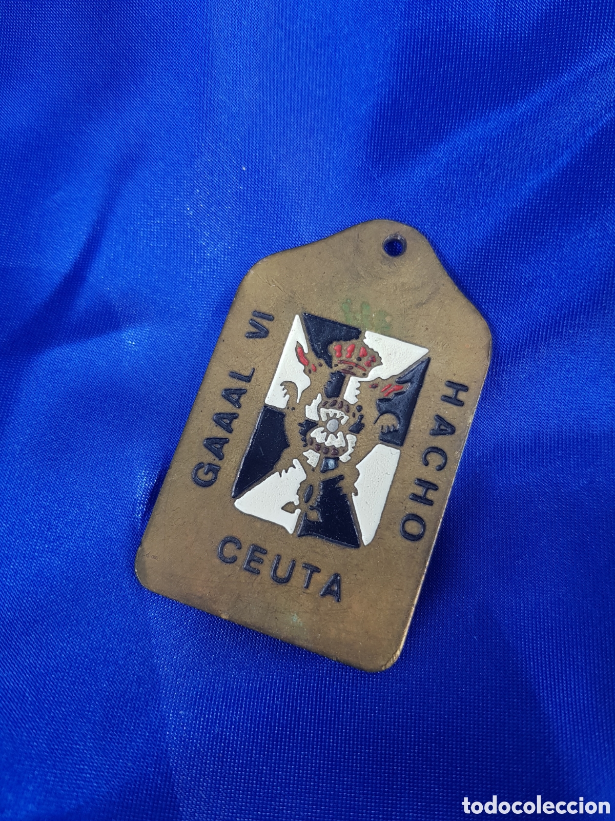 Antig&uuml;edades: ANTIGUA INSIGNIA ESMALTADA DE LA LEGI&Oacute;N ESPA&Ntilde;OLA