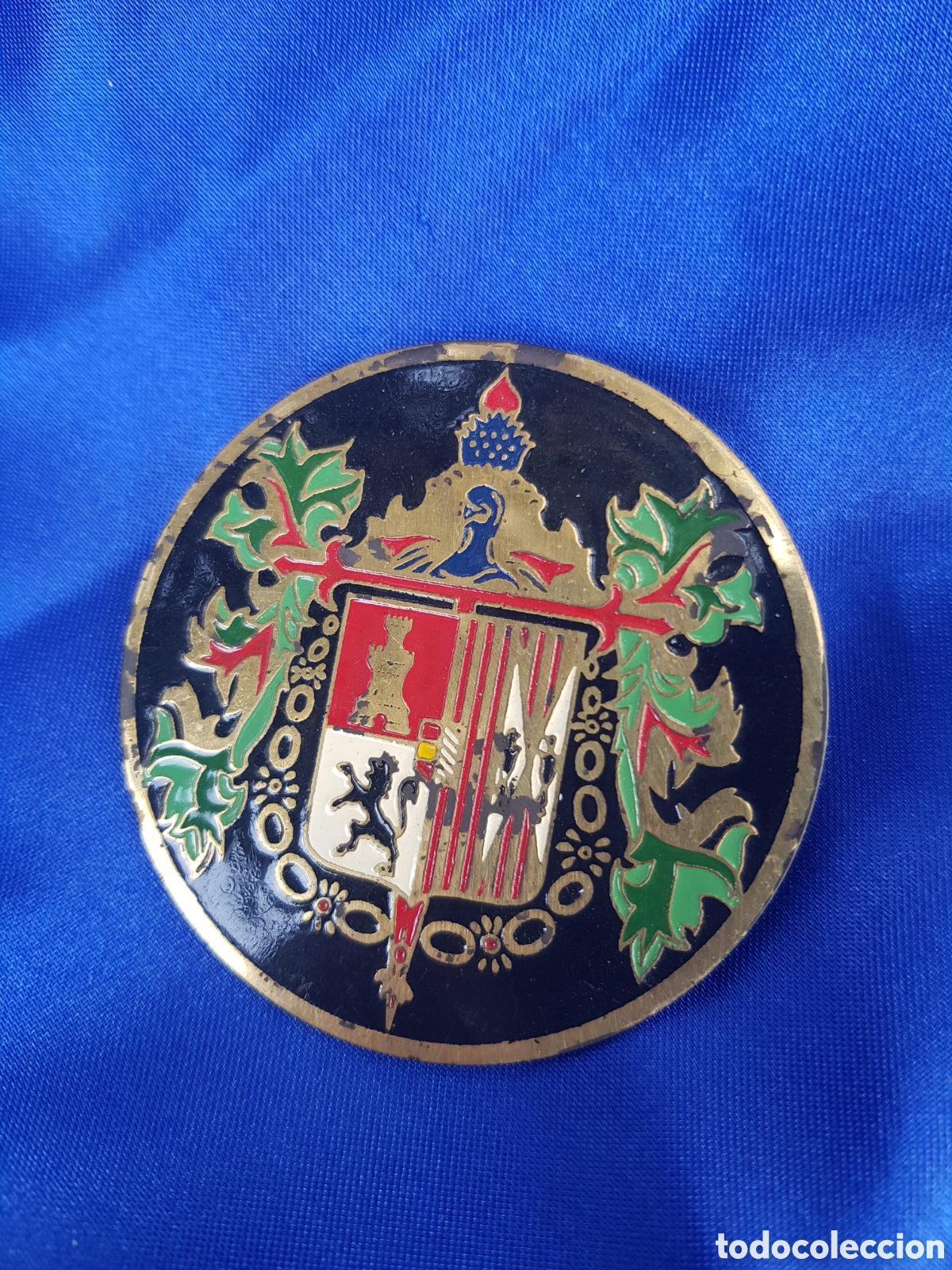Antig&uuml;edades: ANTIGUA INSIGNIA ESMALTADA DE LA LEGI&Oacute;N ESPA&Ntilde;OLA.