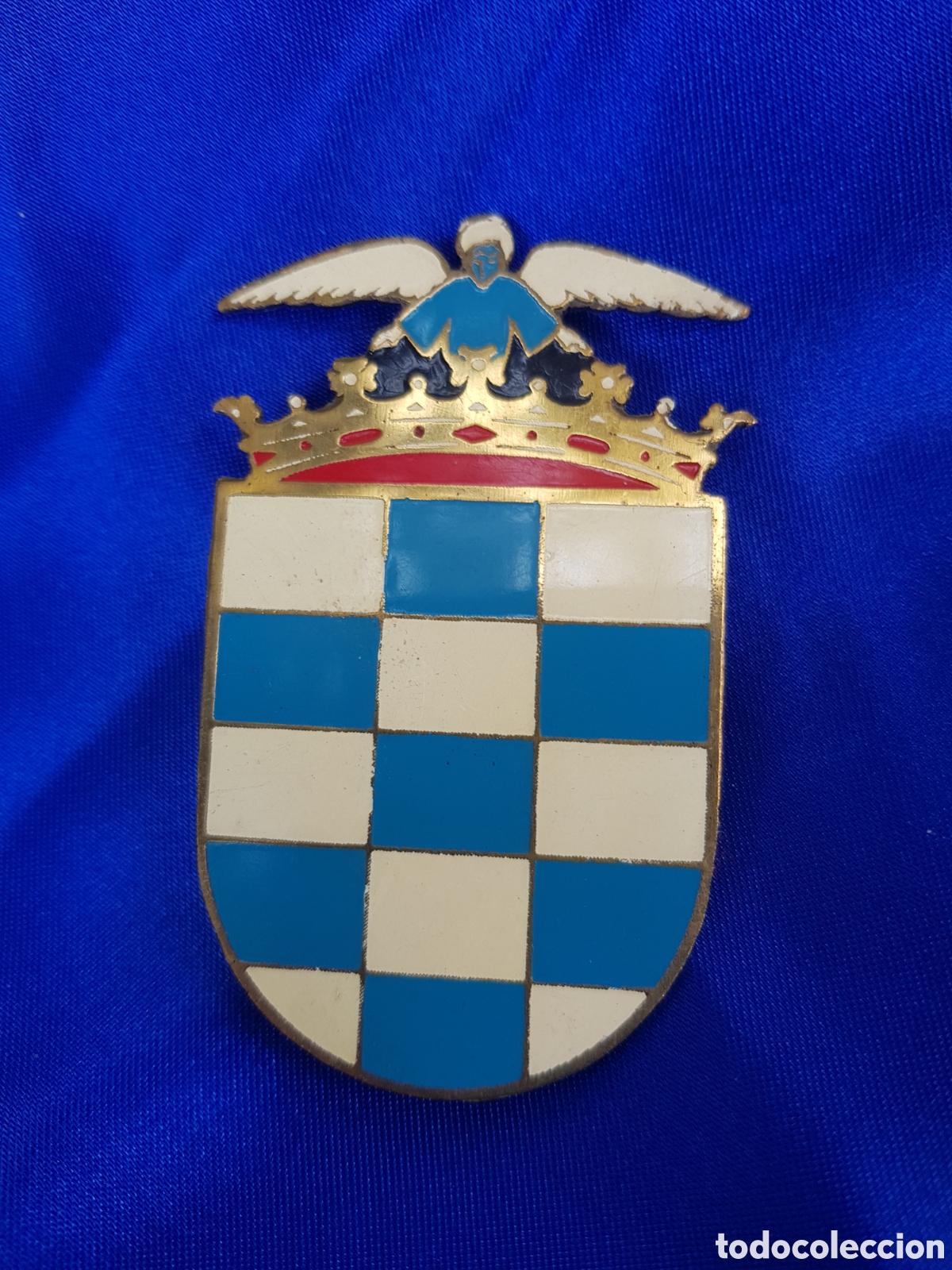 Antig&uuml;edades: ANTIGUA INSIGNIA DE LA LEGI&Oacute;N ESPA&Ntilde;OLA ESMALTADA.