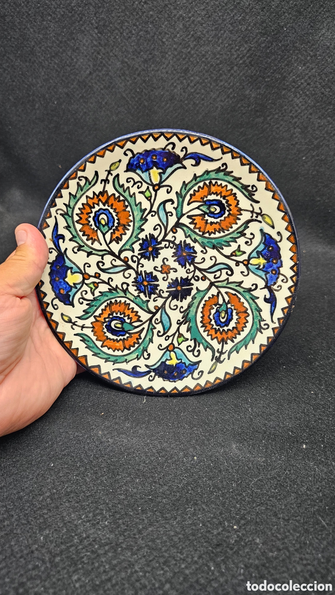 Antig&uuml;edades: Plato de cer&aacute;mica de Jerusal&eacute;n pintado a mano