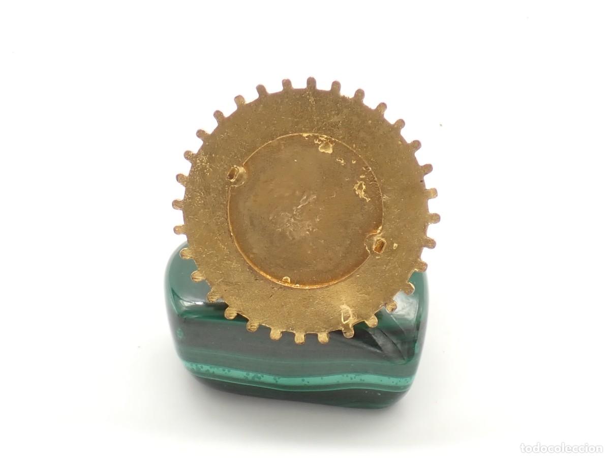 Antig&uuml;edades: Lira en metal y esmalte - Foto 4