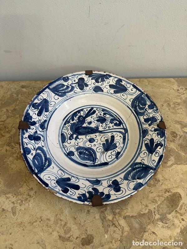 Antig&uuml;edades: PLATO EN CER&Aacute;MICA DE TERUEL , S. XVII-XVIII , LA&Ntilde;ADO