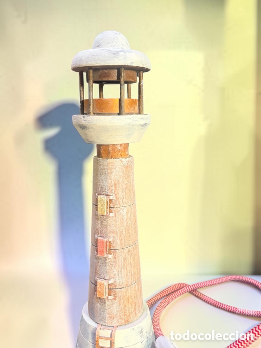 Antig&uuml;edades: Antigua l&aacute;mpara faro de madera