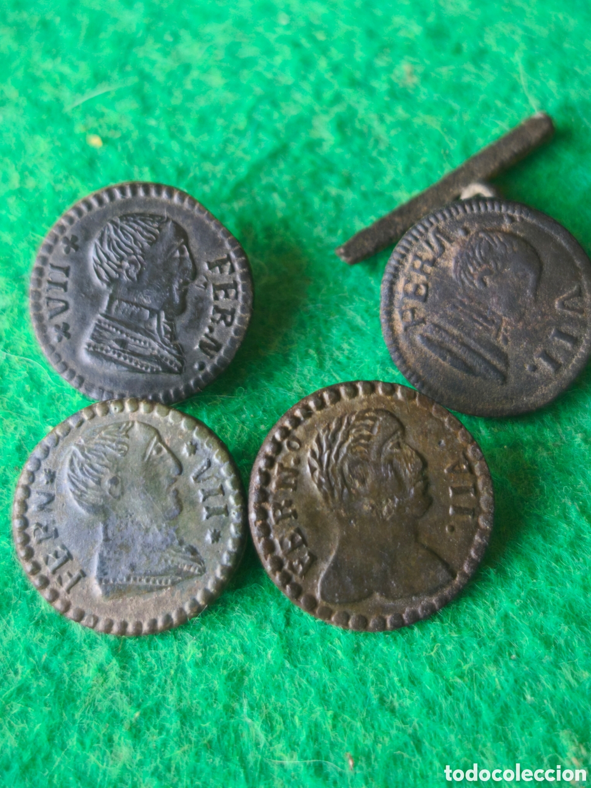 Antig&uuml;edades: Fernando VII LOTE 4 botones