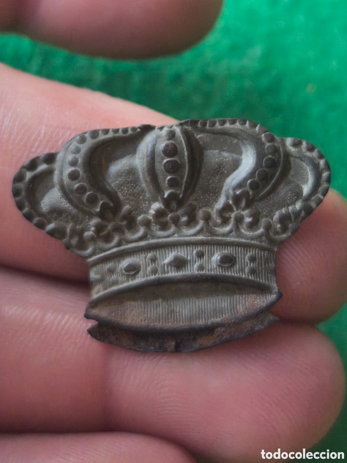 Antig&uuml;edades: Emblema antiguo corona - Foto 2