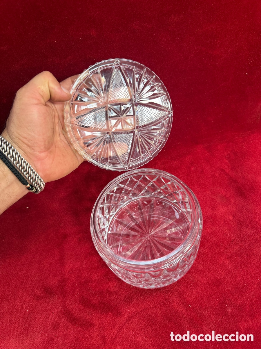 Antig&uuml;edades: Preciosa y antigua bombonera de cristal tallado pulido