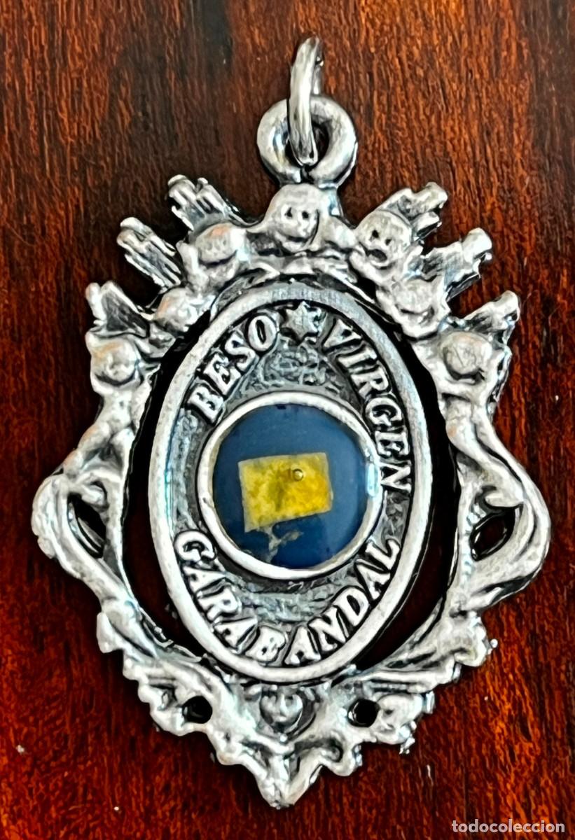 Antig&uuml;edades: Medalla relicario de la Virgen de Garabandal, un objeto devocional vinculado a las apariciones mari