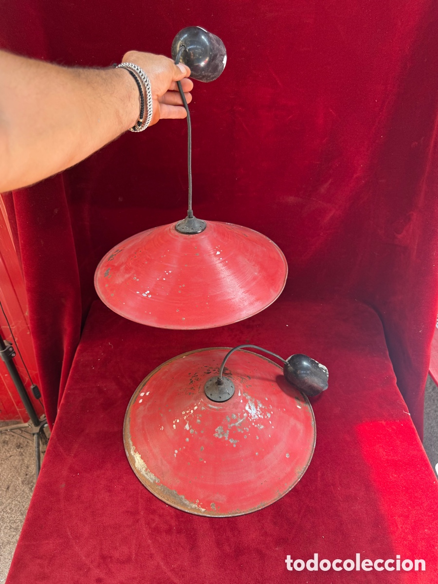 Antig&uuml;edades: Lote de dos lamparas industriales de techo!