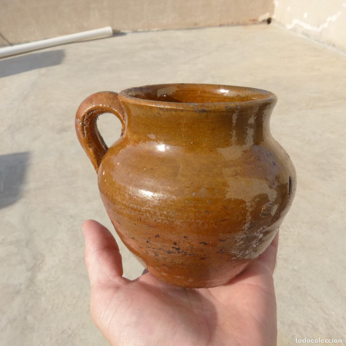 Antig&uuml;edades: Antiguo puchero en ceramica tradicional melada de cocina. 522gr. 13,5x11,5x11cm.