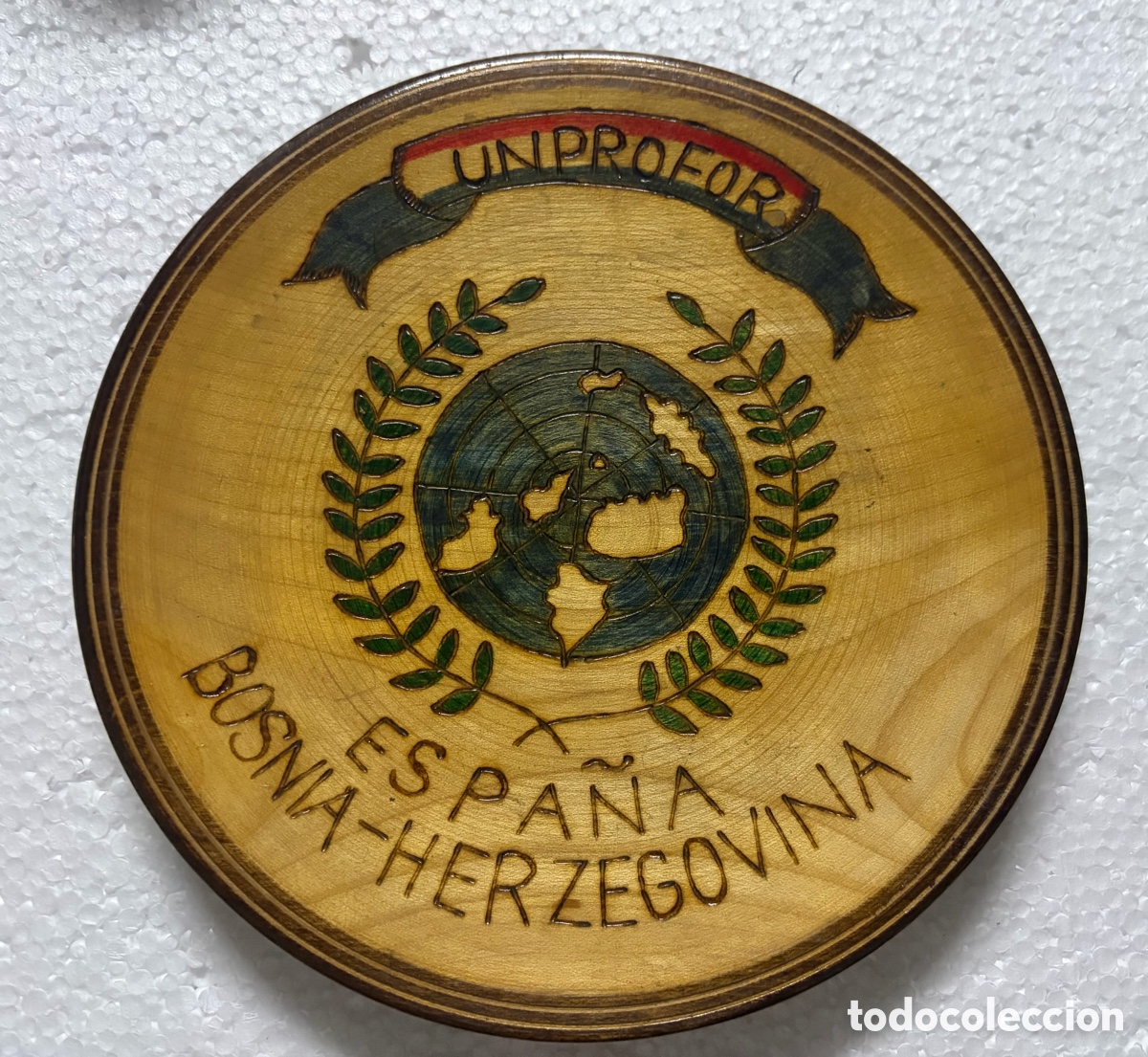 Antig&uuml;edades: PLATO MILITAR TALLADO UNPROFOR ESPA&Ntilde;A BOSNIA HERZEGOVINA