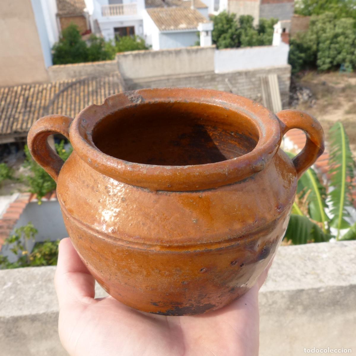 Antig&uuml;edades: Peque&ntilde;o puchero olla de barro refractario tradicional melado, 569gr, 16,5x12,5x10cm.
