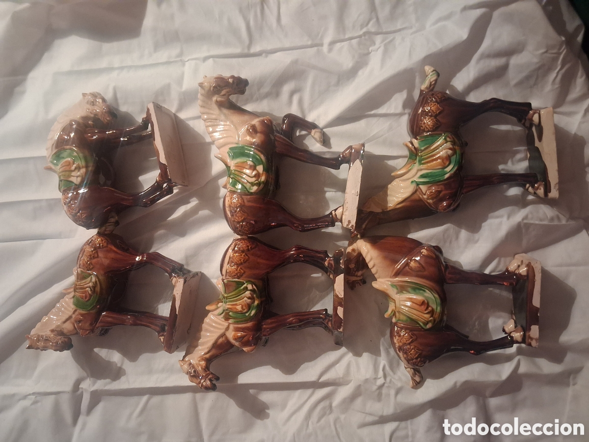 Antig&uuml;edades: Caballos de porcelana esmaltada sancai