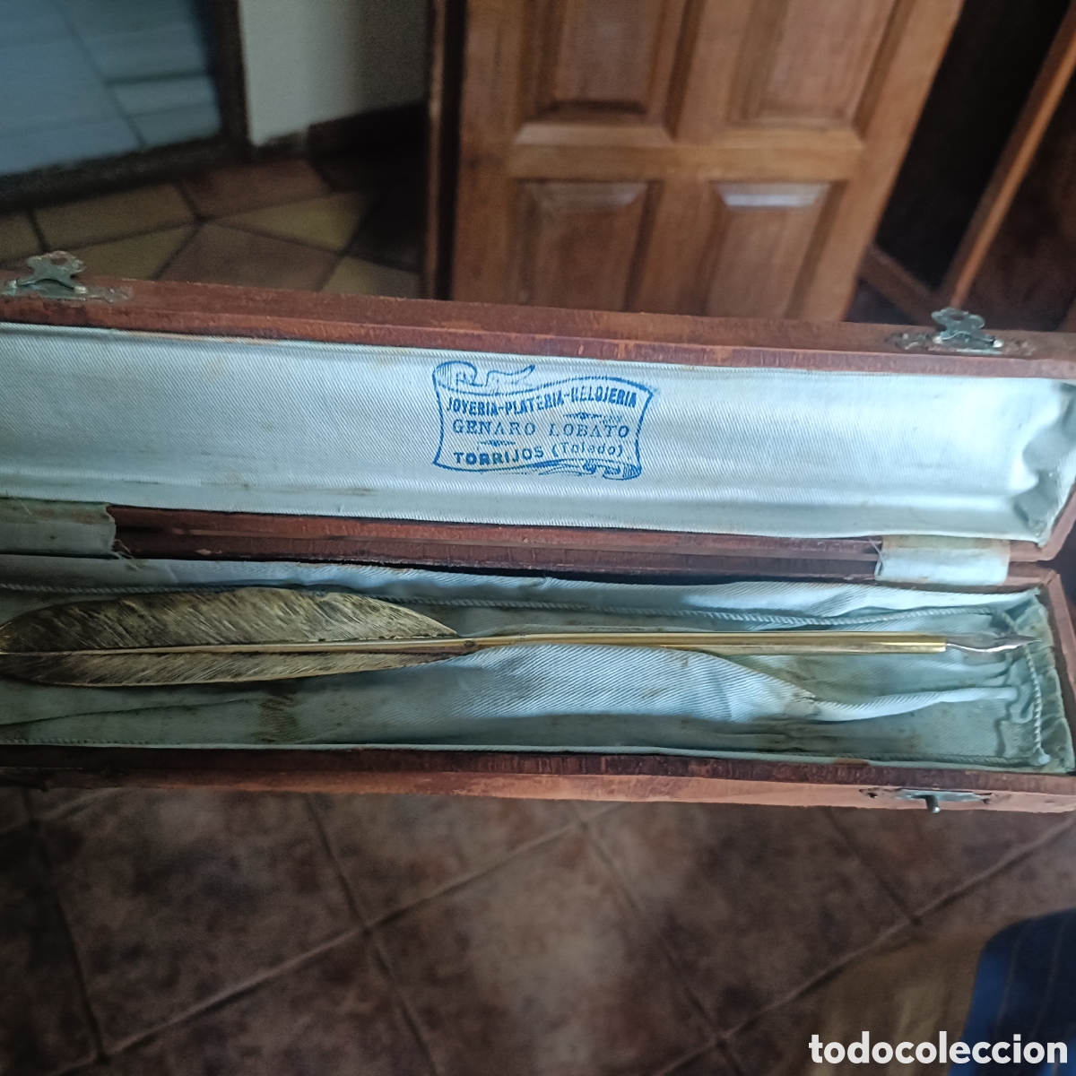 Antig&uuml;edades: Antigua pluma o plum&iacute;n realizada en plata en forma de pluma de ave