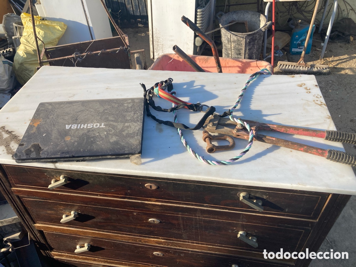 Antig&uuml;edades: Mesilla antigua en buen estado