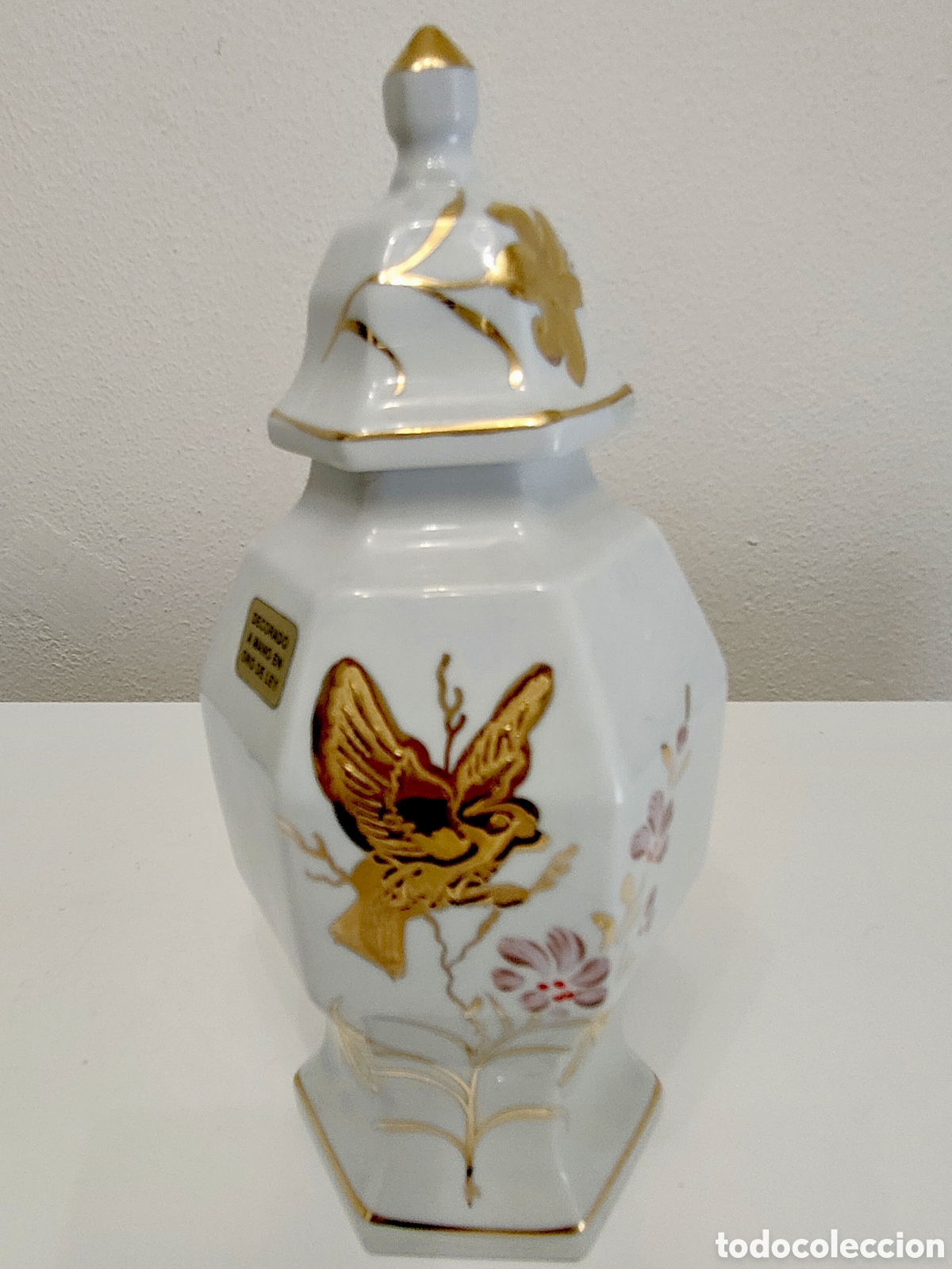 Antig&uuml;edades: Bombonera Vintage Hexagonal de Cer&aacute;mica Oro de Ley