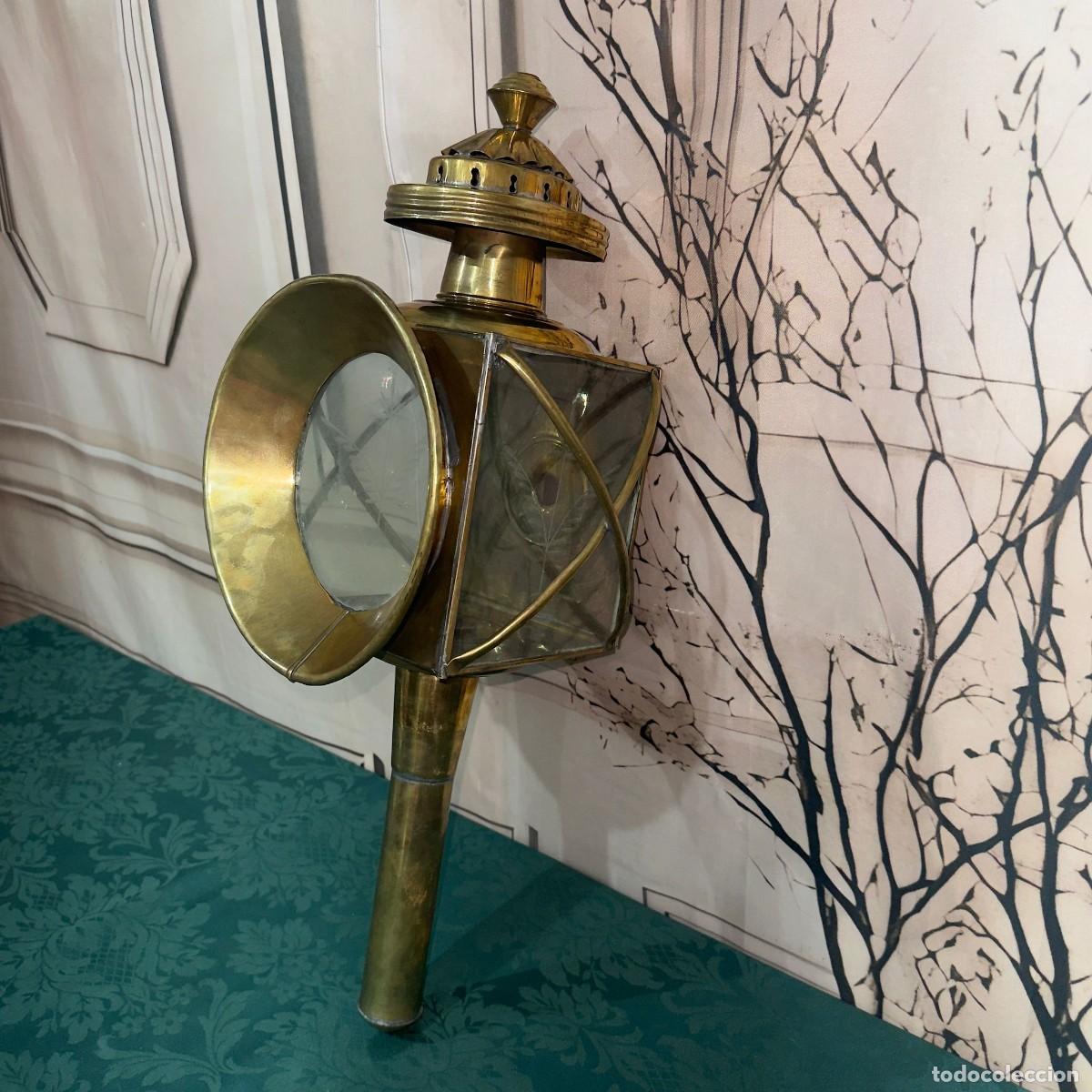 Antig&uuml;edades: Farol antiguo de carruaje de lat&oacute;n - Foto 2