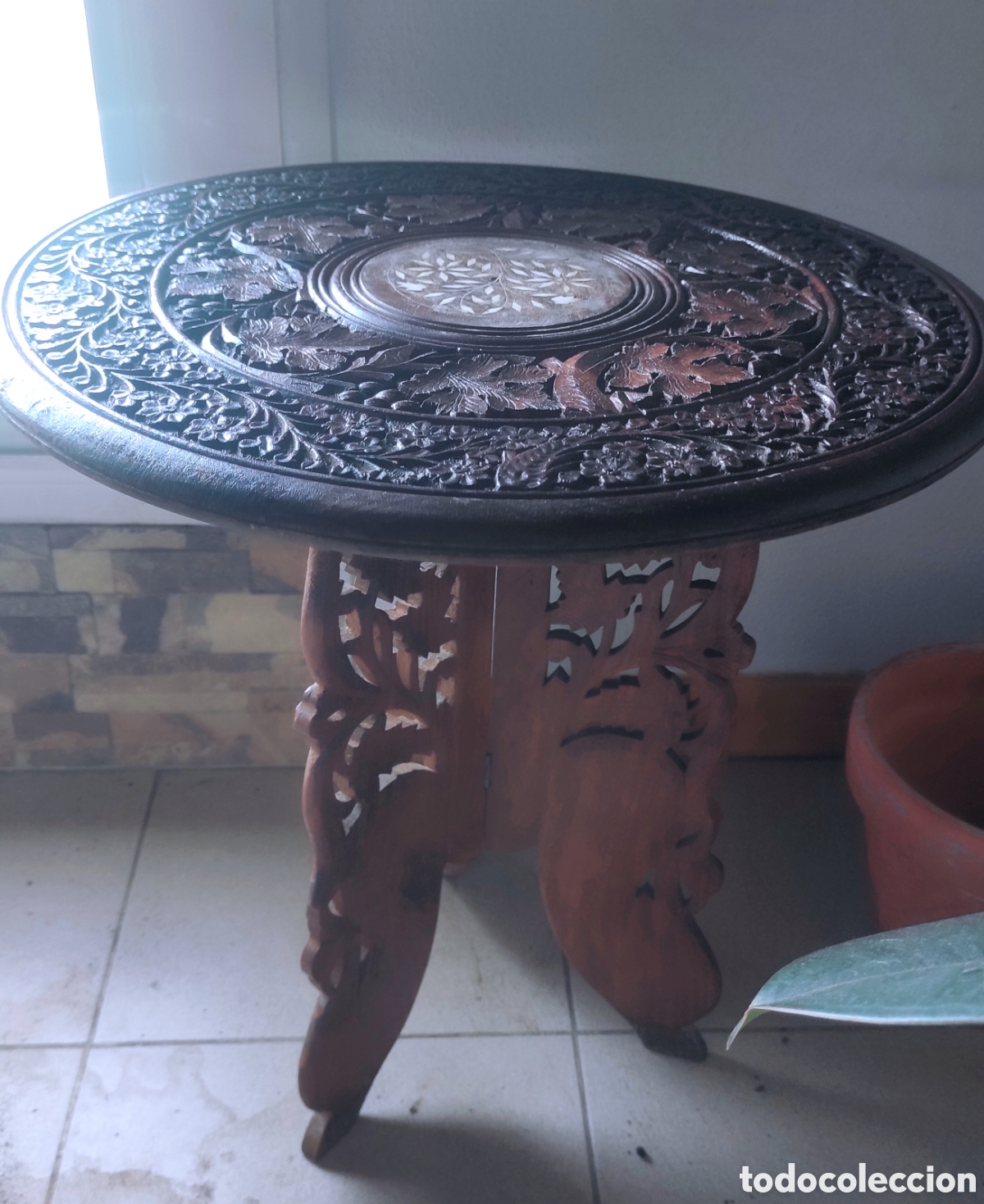 Antig&uuml;edades: Mesa auxiliar tallada madera - Foto 4