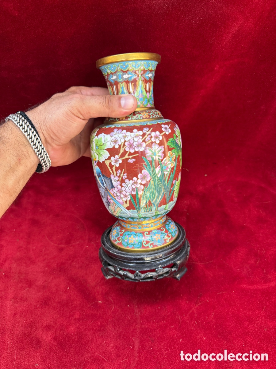 Antig&uuml;edades: Precioso jarron de Cloisonne,base de madera!cca 1950