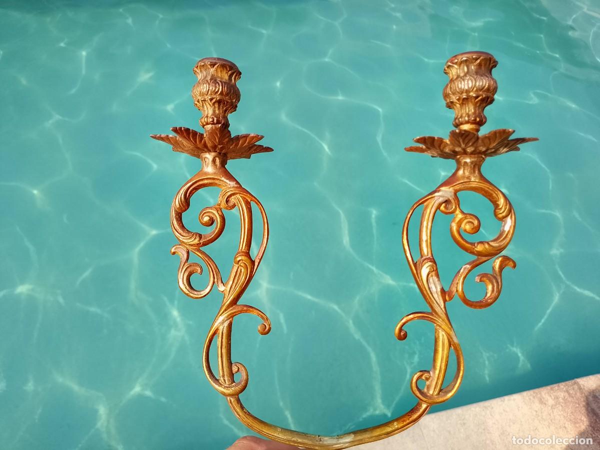 Antig&uuml;edades: Antiguo candelabro doble bronce estilo barroco Luis XV