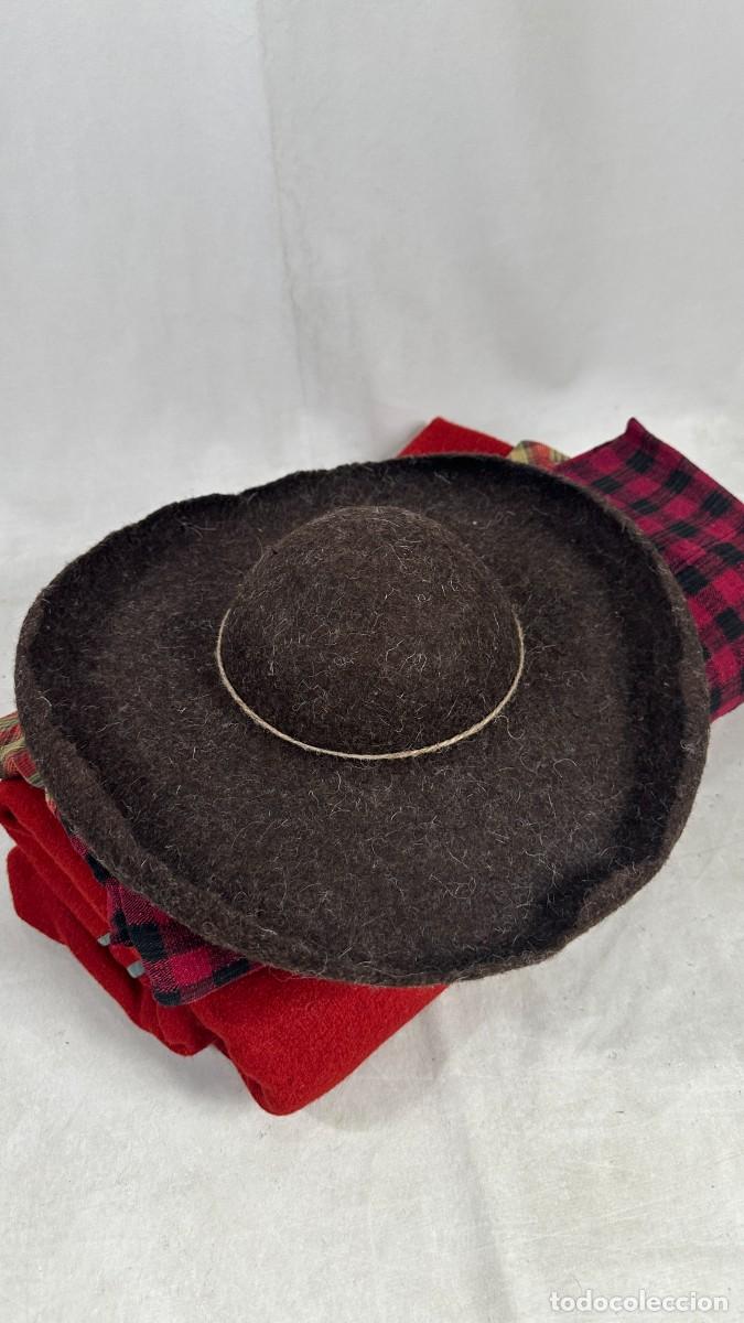 Antig&uuml;edades: Sombrero pardo de ala ancha