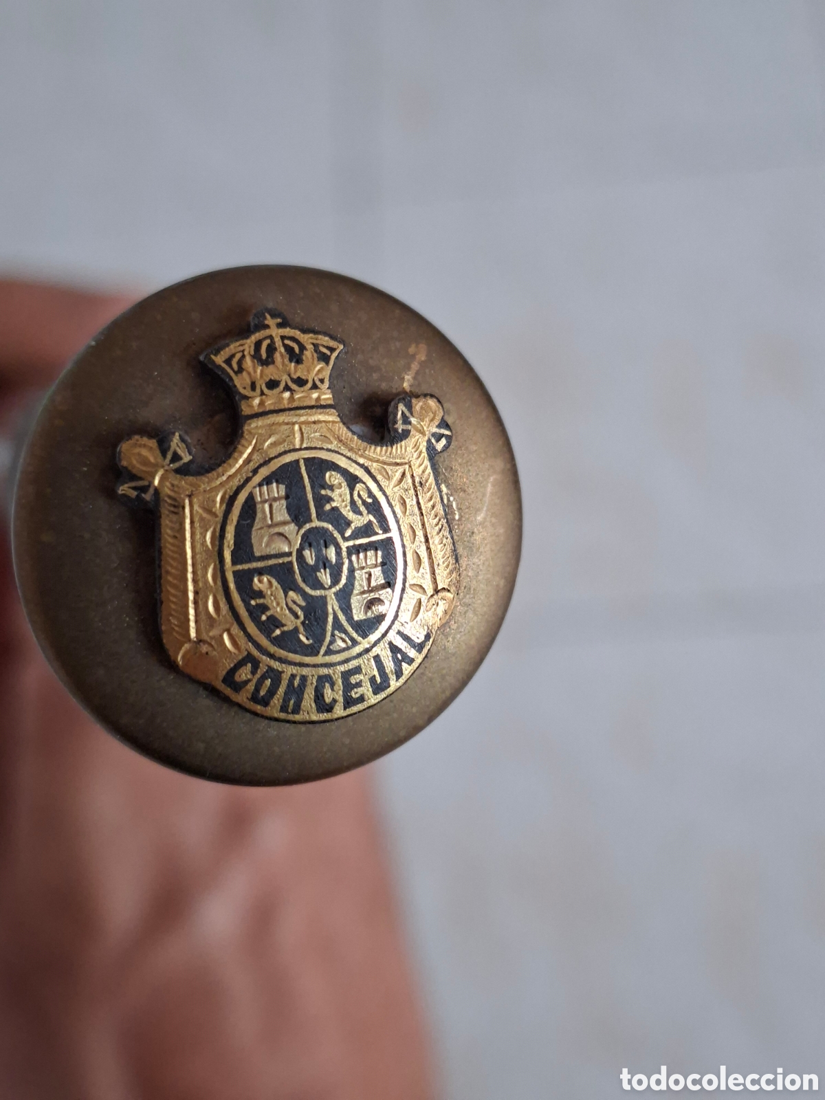 Antig&uuml;edades: Antiguo Bast&oacute;n de Mando de Concejal | &Eacute;poca Alfonso XIII | Escudo Real Borb&oacute;nico