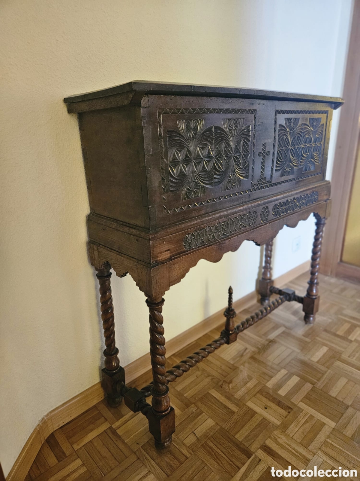 Antig&uuml;edades: Arca Castellana Madera Tallada - Foto 2
