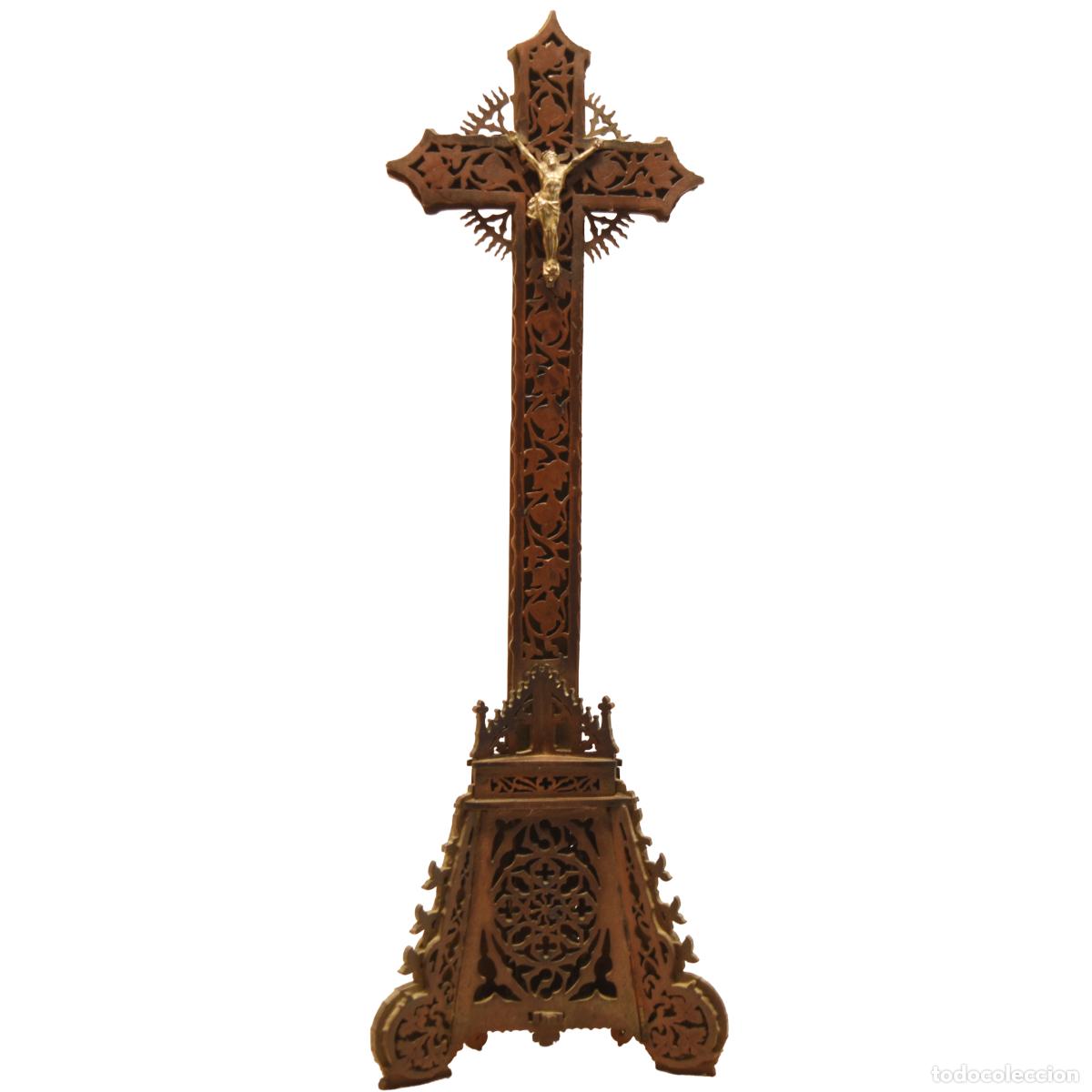 Antig&uuml;edades: Crucifijo de marqueter&iacute;a con cristo en bronce